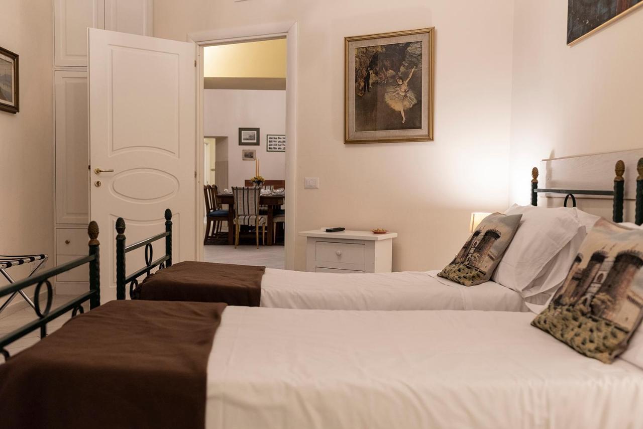Domus Borbonica Bed and Breakfast Napoli Eksteriør billede