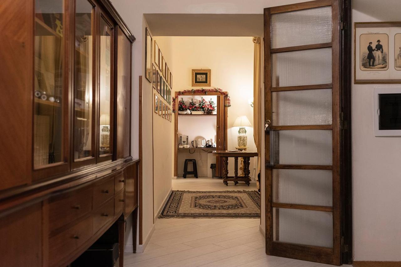 Domus Borbonica Bed and Breakfast Napoli Eksteriør billede
