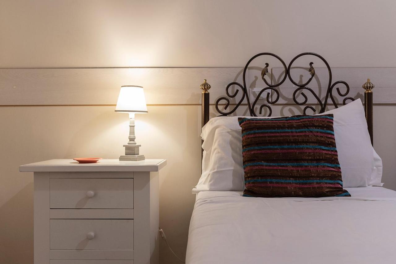 Domus Borbonica Bed and Breakfast Napoli Eksteriør billede
