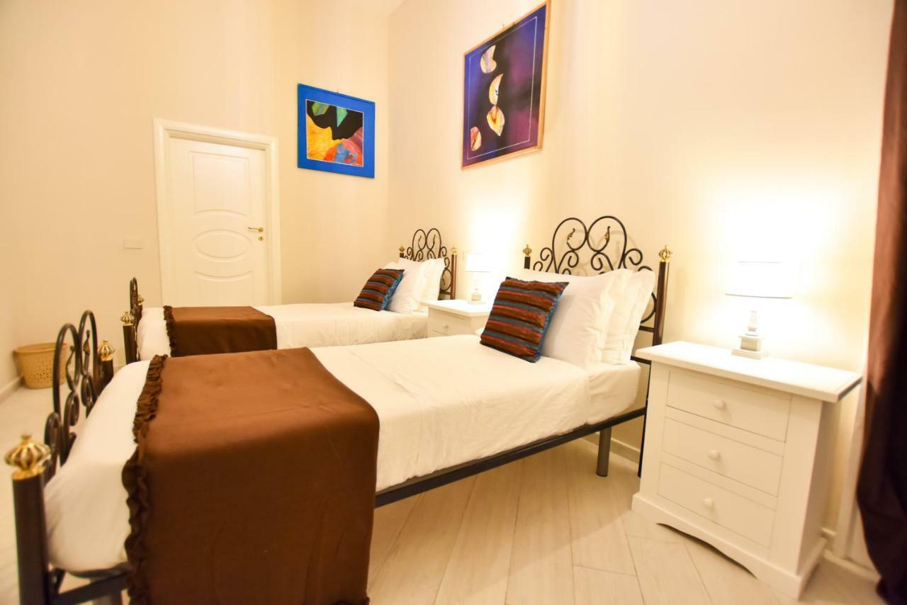 Domus Borbonica Bed and Breakfast Napoli Eksteriør billede