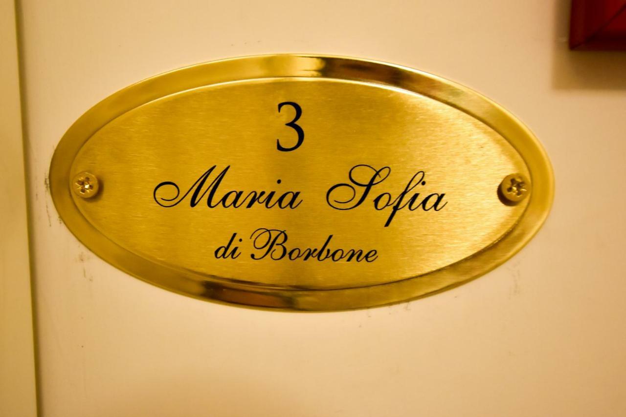 Domus Borbonica Bed and Breakfast Napoli Eksteriør billede